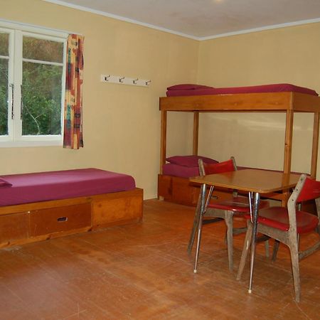 Egmont Eco Leisure Park & Backpackers Hotel New Plymouth Exterior photo