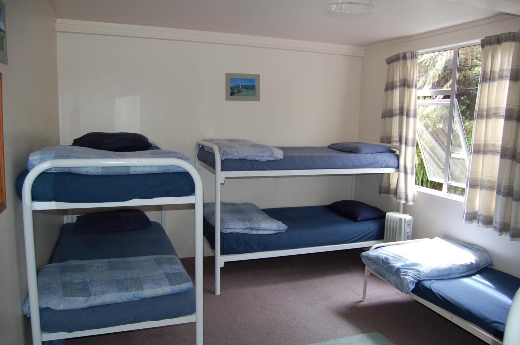 Egmont Eco Leisure Park & Backpackers Hotel New Plymouth Exterior photo