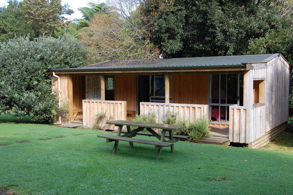 Egmont Eco Leisure Park & Backpackers Hotel New Plymouth Exterior photo