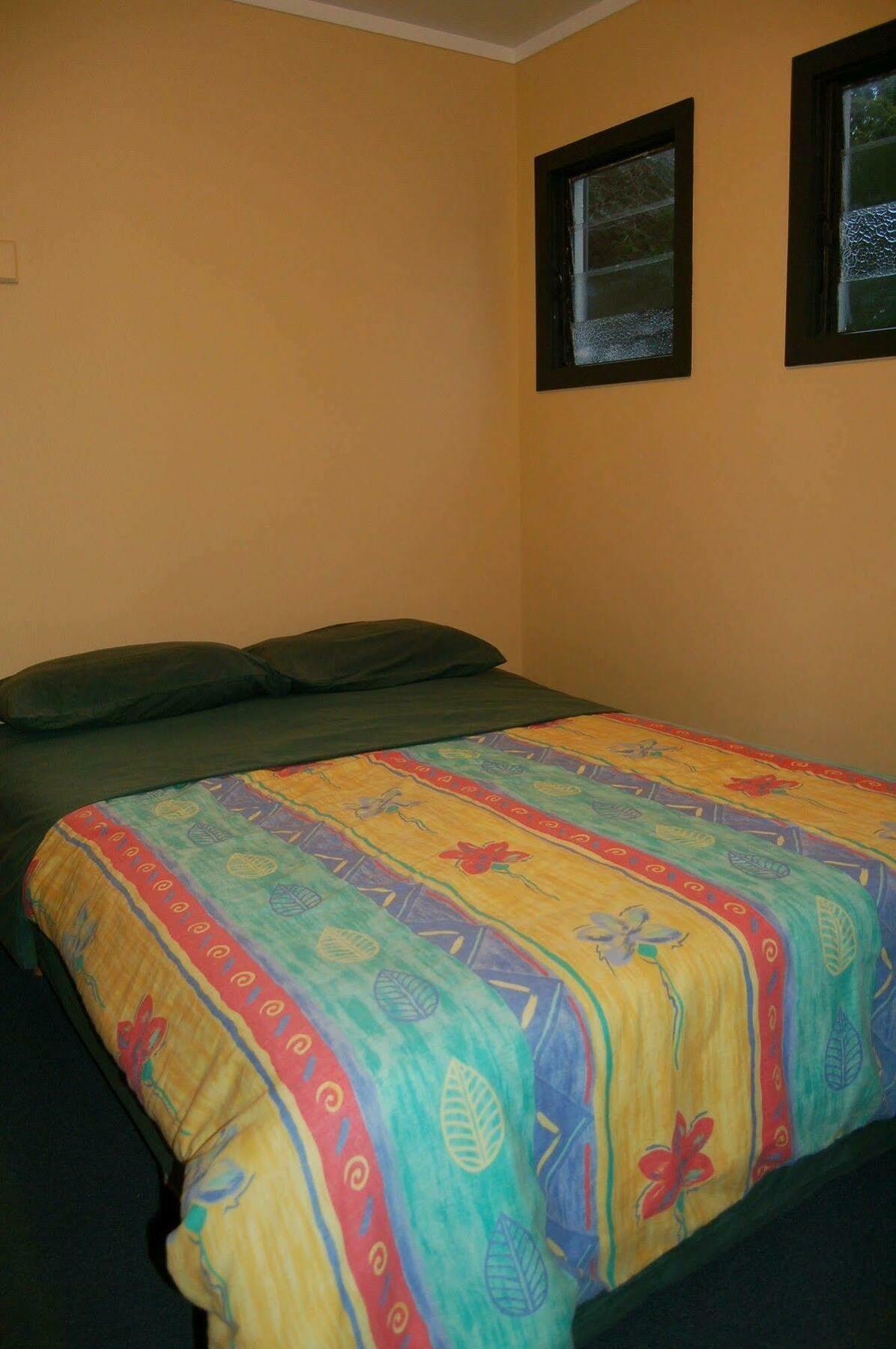 Egmont Eco Leisure Park & Backpackers Hotel New Plymouth Exterior photo