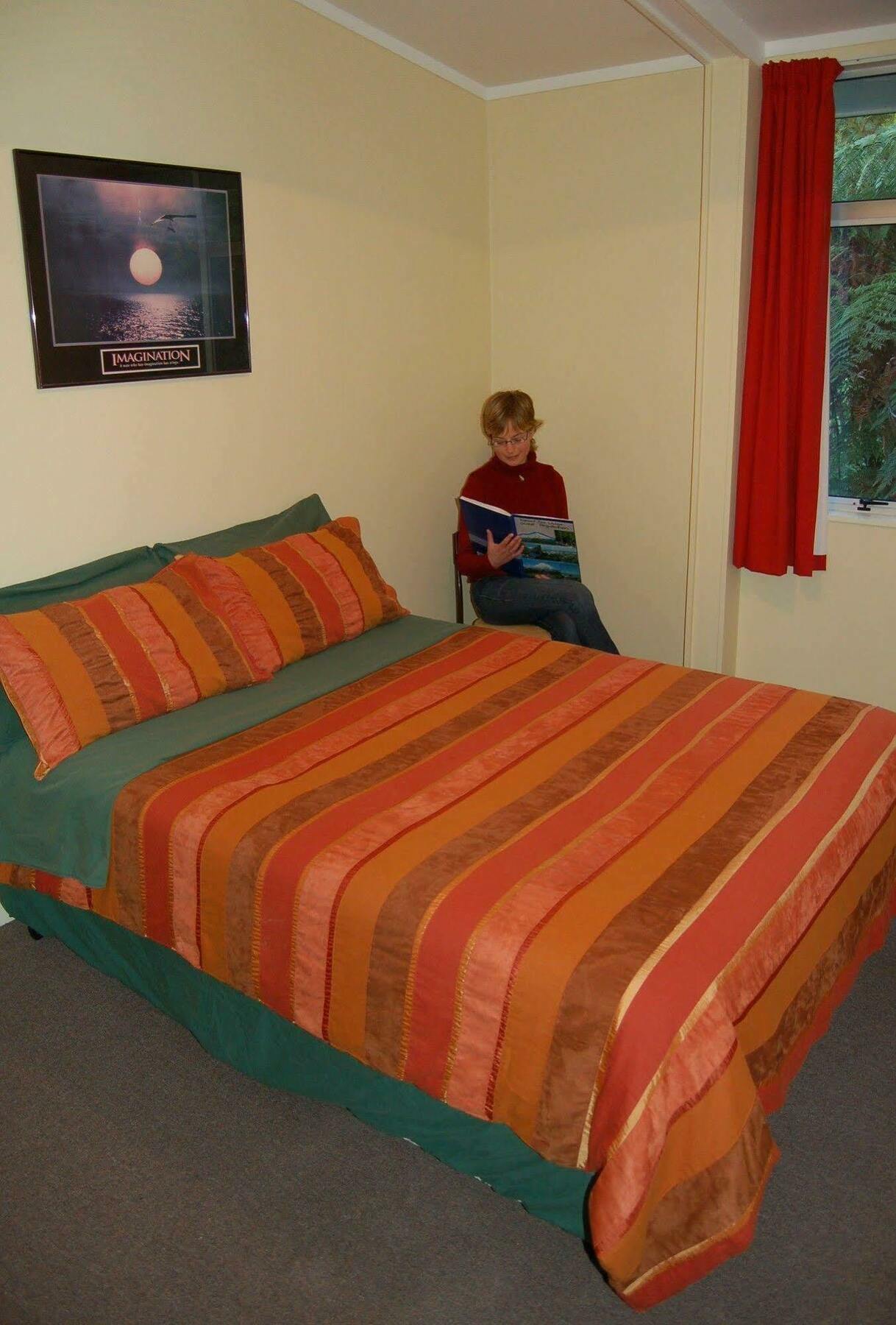 Egmont Eco Leisure Park & Backpackers Hotel New Plymouth Exterior photo
