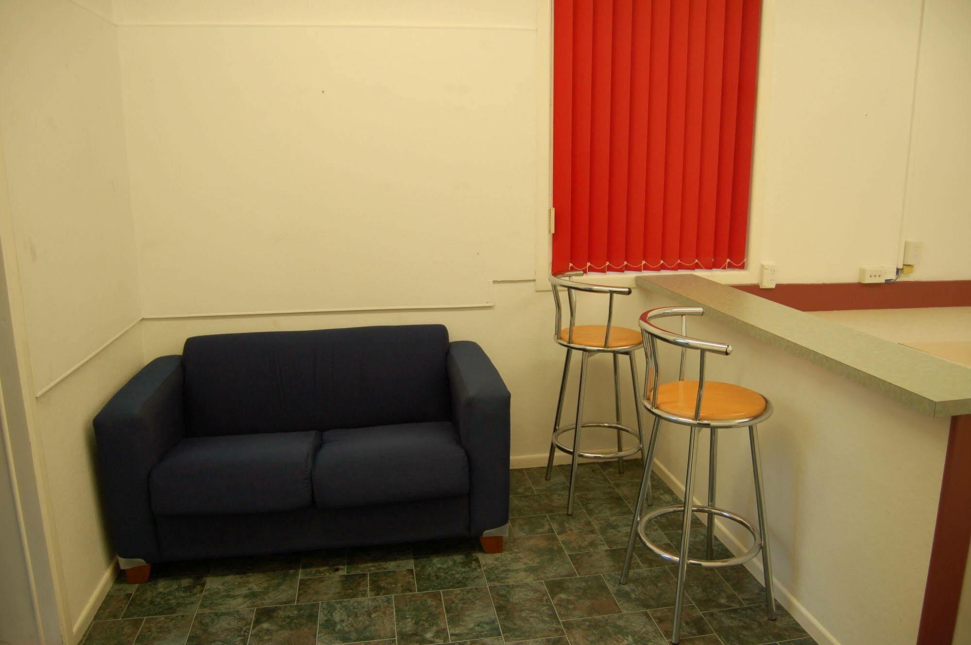 Egmont Eco Leisure Park & Backpackers Hotel New Plymouth Exterior photo